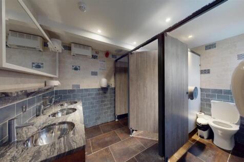 LADIES CLOAKROOM