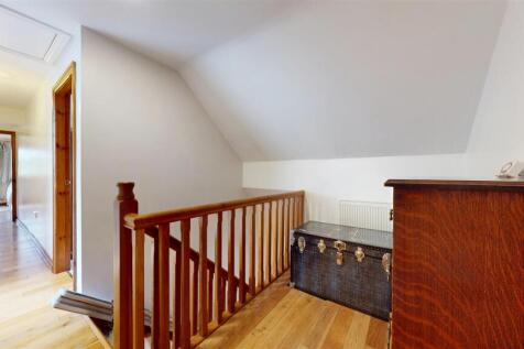 FIRST FLOOR LANDING