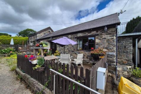 PEN Y GEULAN BARN