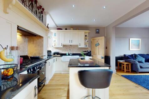 KITCHEN/DINING AND FAMILY ROOM