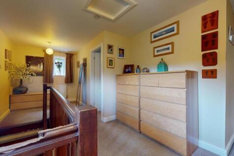 FIRST FLOOR LANDING