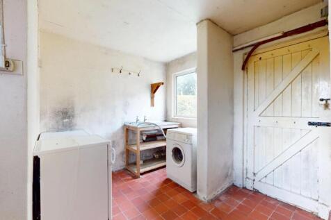 UTILITY AND SIDE PORCH
