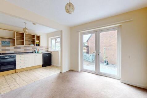OPEN PLAN KITCHEN AND DINING ROOM