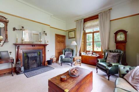 SITTING ROOM NEW.jpg