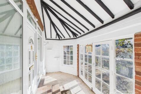 OUTBUILT ENCLOSED ENTRANCE PORCH