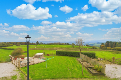 GARDEN & OUTBUILDINGS
