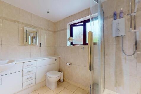 EN SUITE SHOWER ROOM