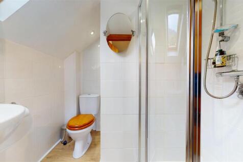 EN SUITE SHOWER ROOM