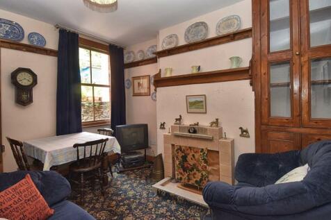DINING ROOM / LIVING ROOM