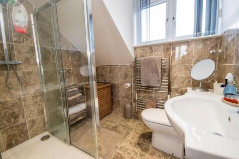 ENSUITE SHOWER ROOM