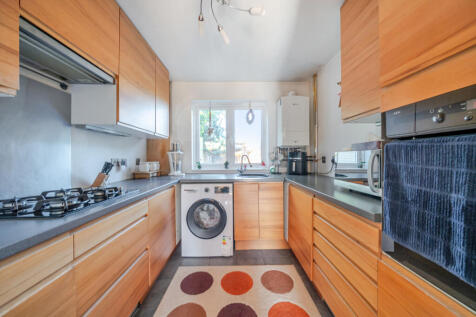 1358751-7-68da590...