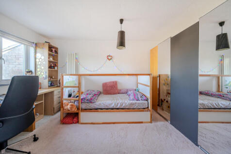 1358751-9-68da590...