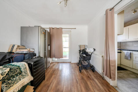 1359318-4-68dbee0...