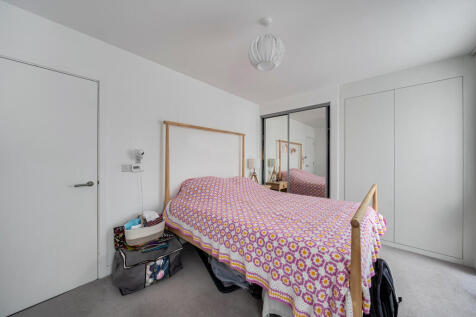 1373195-4-6901eac...