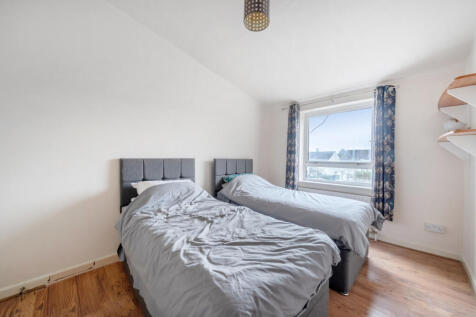 1385536-6-692da3b...