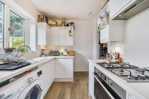 1365989-6-68f0beb...