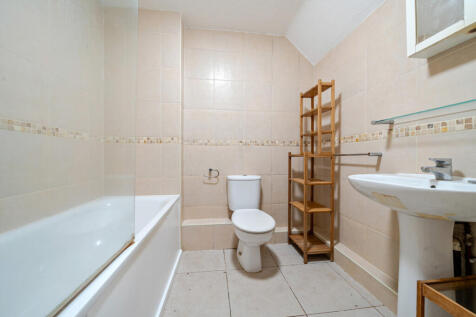 1371559-4-68f74f7...