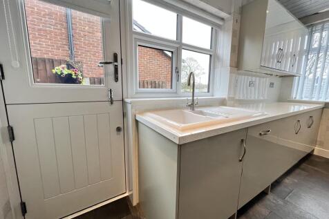 Fitted kitchen