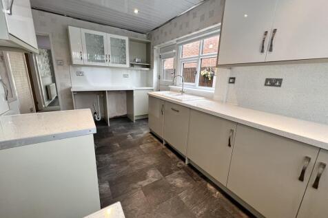 Fitted kitchen 