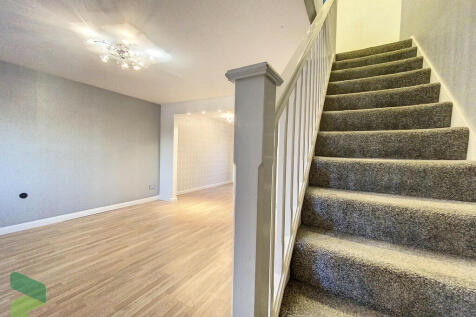 Lounge to Stairs