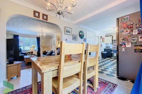 Fitted Dining Kit...