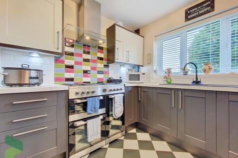 Fitted Dining Kit...