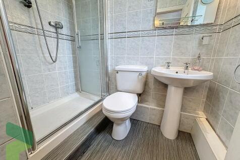 En-suite Shower R...