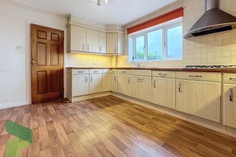 Fitted Dining Roo...