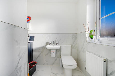 Cloakroom / WC