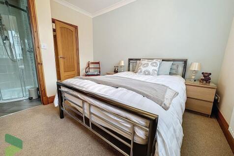 Bedroom Three Gro...