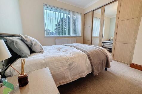 Bedroom Three Gro...