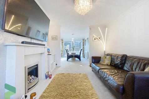 Lounge through to...
