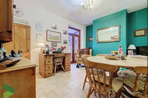 Living Room / Din...