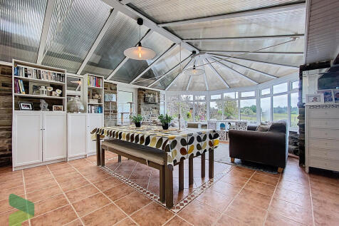 Conservatory On L...