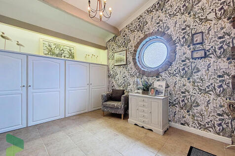 Entrance Hall Low...