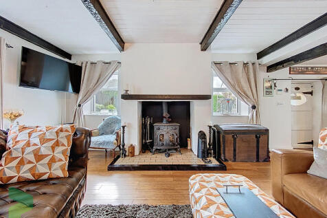 Living Room Featu...