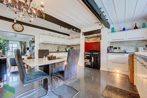 Dining kitchen