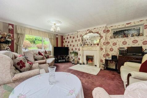Living Room  / Fa...
