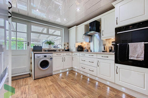 Fitted Dining Kit...