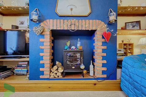 Living Room Featu...