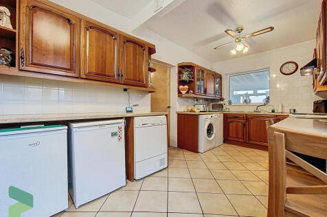 Fitted Kitchen