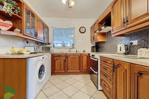 Fitted Kitchen	