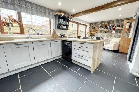 fitted dining kit...