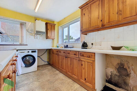 Fitted Dining Kit...