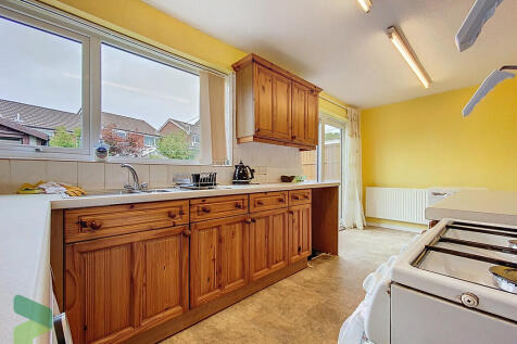 Fitted Dining Kit...