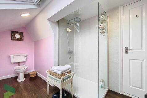 Bedroom One Ensui...