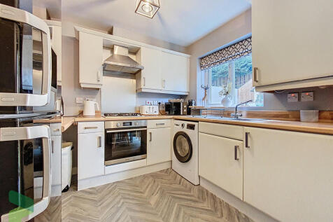 Fitted Dining Kit...