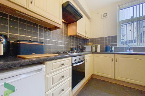 Fitted Dining Kit...