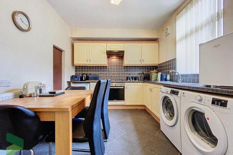 Fitted Dining Kit...