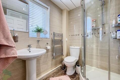 En suite bedroom ...